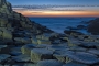 landschaft-panorama-Felsen-Basalt-saeulen-giants-causeway-abend-rot-stimmung-himmel-Strand-Nord-kueste-Meer-Irland-A_NIK4596a