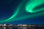 lofoten-svolvaer-hafen-winter-nacht-fjord-nordlichter-aurora-borealis-gruen-polarlichter-Norwegen-I_MG_6696