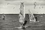 Sportfotos-Kite-Surfing-Surfer-Surfsport-Sport-Wassersport-Windsuirfer-Windsurfing-Steinhuder-Meer-Naturpark-A_SAM2389sw